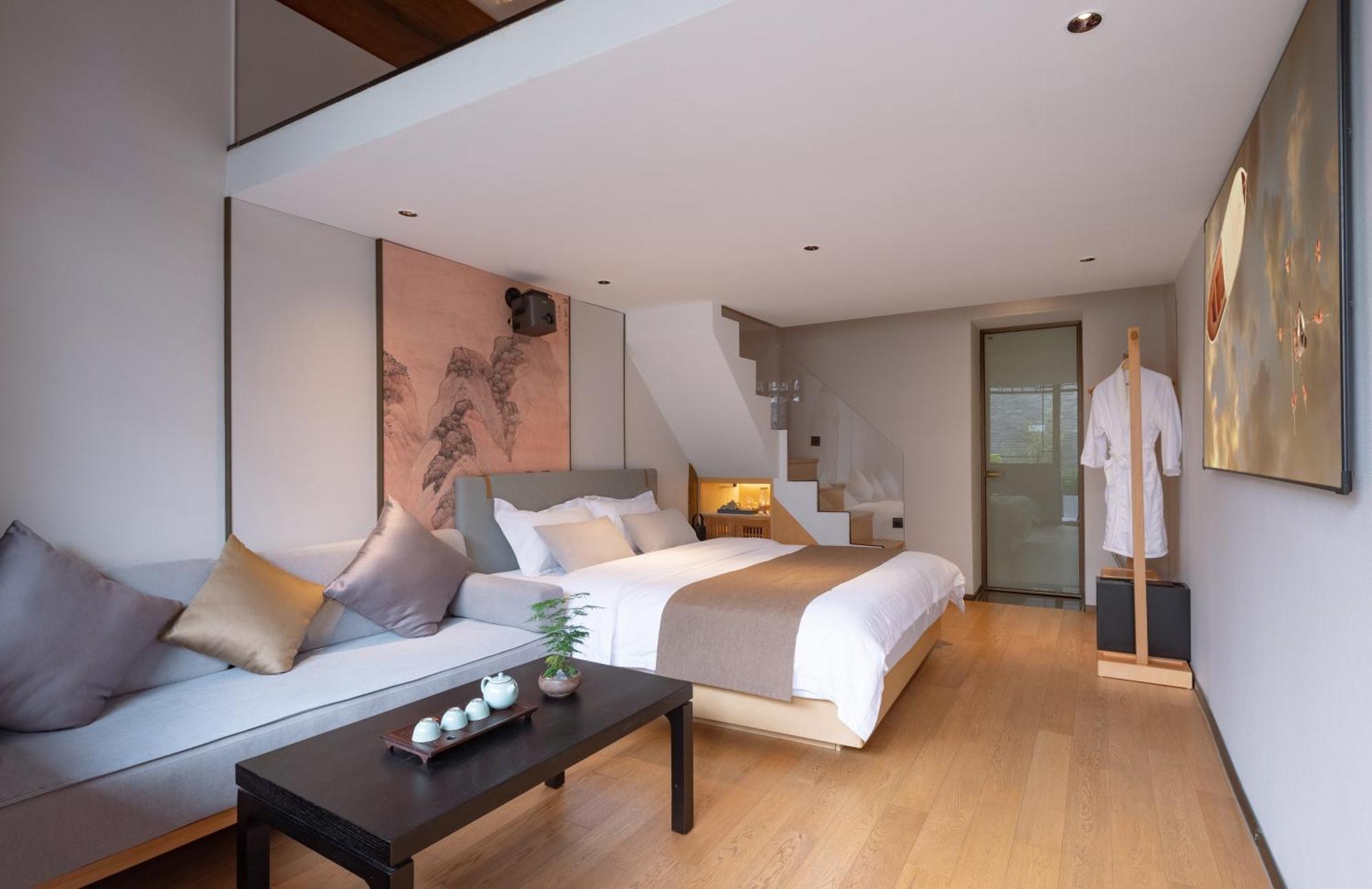 Family Loft Suite Two King Beds Room