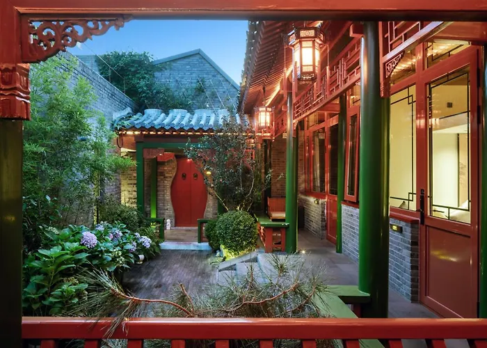 Xinxiang Yayuan: Beijing Courtyard with Sky Garden near Tiananmen